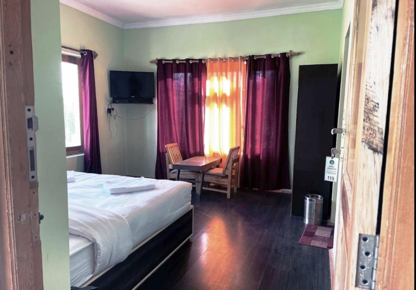 Tih Hotel Jorchung Leh Ngoại thất bức ảnh
