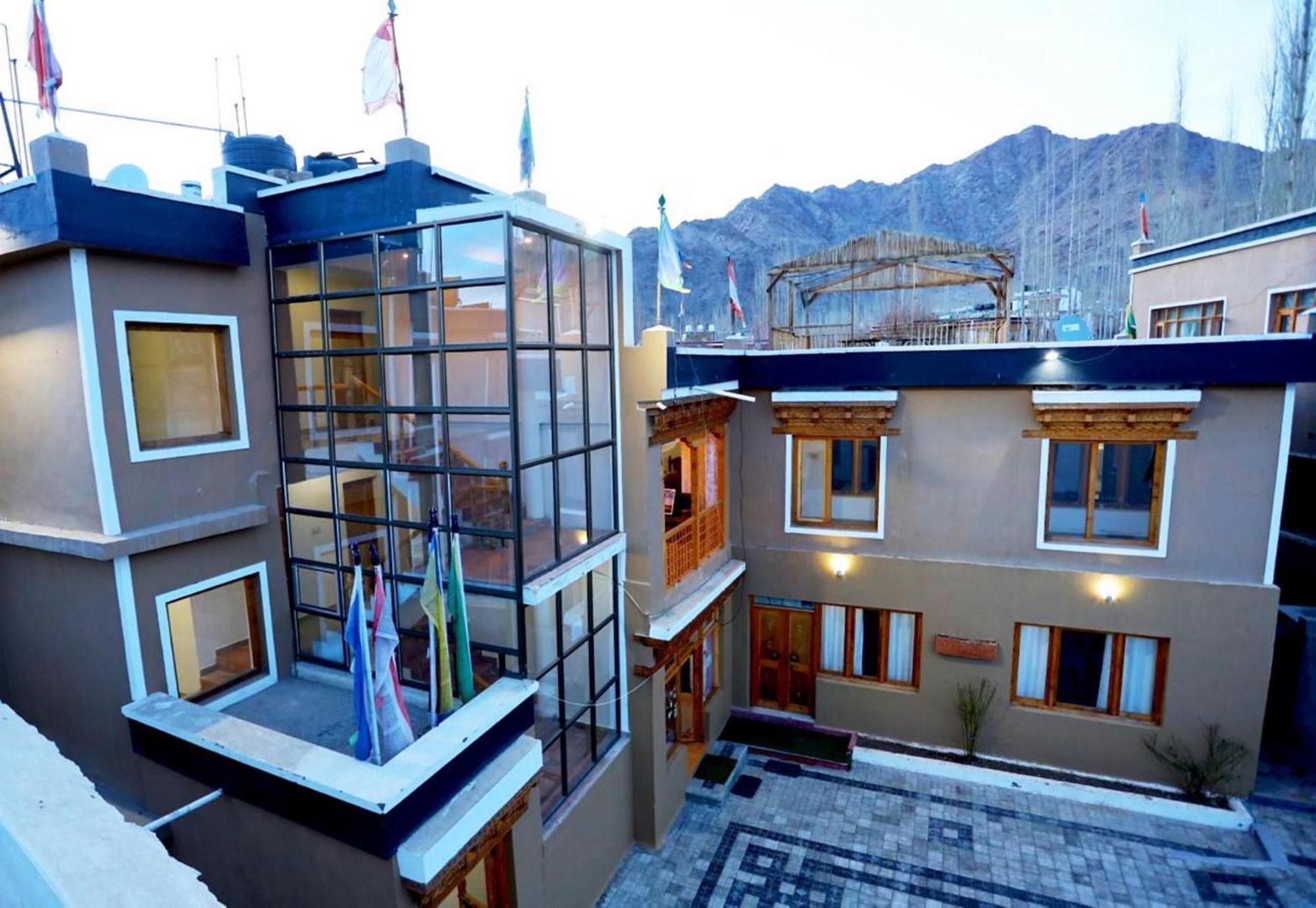 Tih Hotel Jorchung Leh Ngoại thất bức ảnh