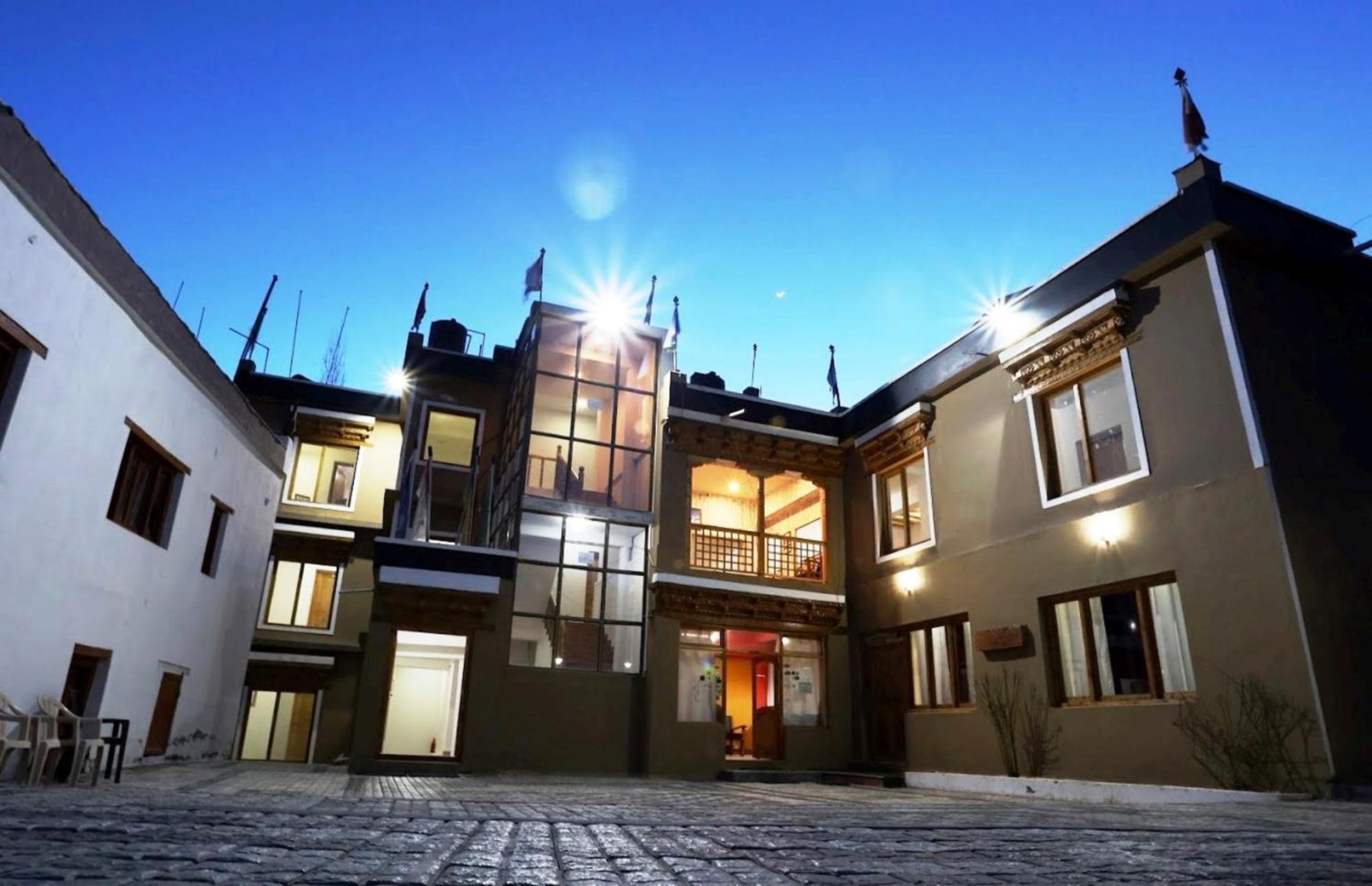 Tih Hotel Jorchung Leh Ngoại thất bức ảnh